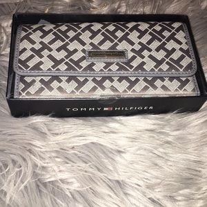 Tommy Hilfiger wallet